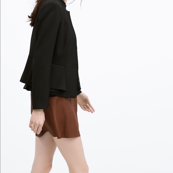 Like new Zara Blazer (size M) wore 2x - Picture 3 of 11